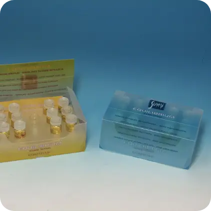 Scatole e contenitori trasparenti in plastica per esposizione prodotti cosmetici in formato sampler – Seriplast Firenze.