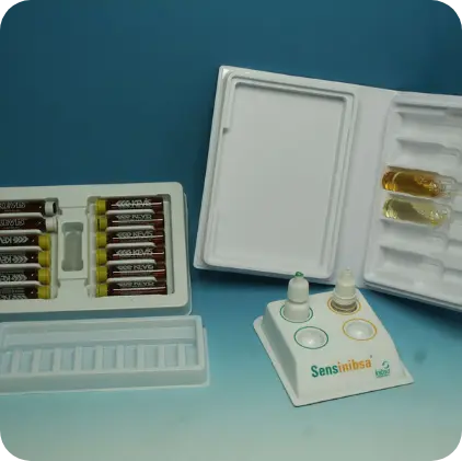 Vassoi termoformati bianchi per prodotti cosmetici in tubetto – Packaging protettivo Seriplast