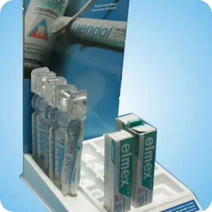 Display verticale con alloggi per dentifrici e spazzolini – packaging espositivo Seriplast