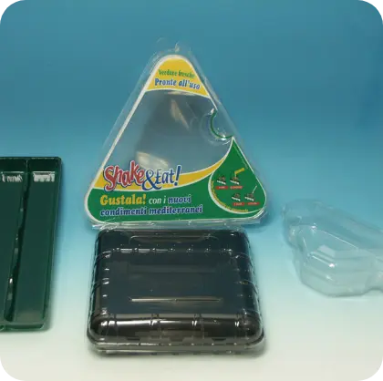 Vaschetta triangolare in plastica trasparente per alimenti Shake & Eat prodotta da Seriplast Firenze